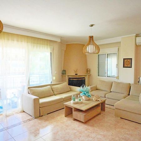 Lovely And Sunny Apartament 300M From Beach!! Peraía Eksteriør bilde