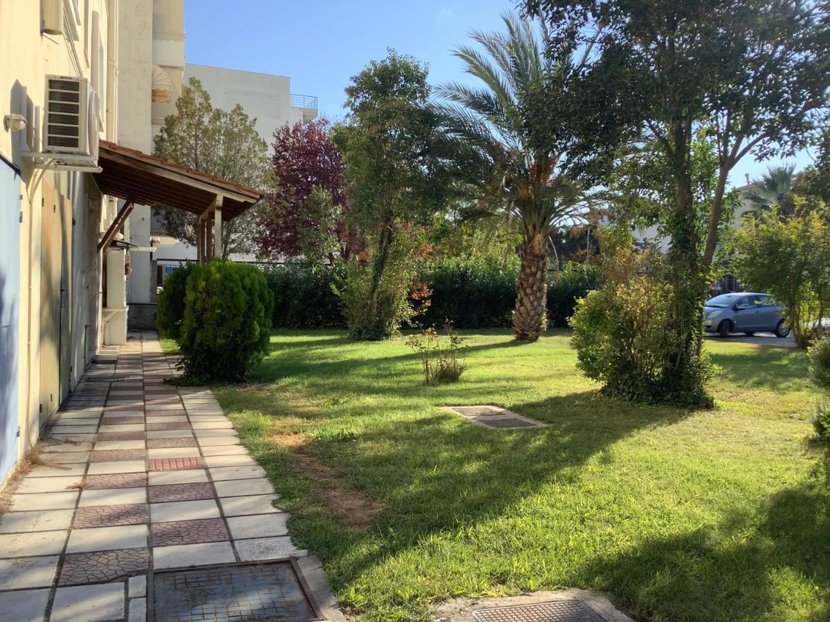 Lovely And Sunny Apartament 300M From Beach!! Peraía Eksteriør bilde