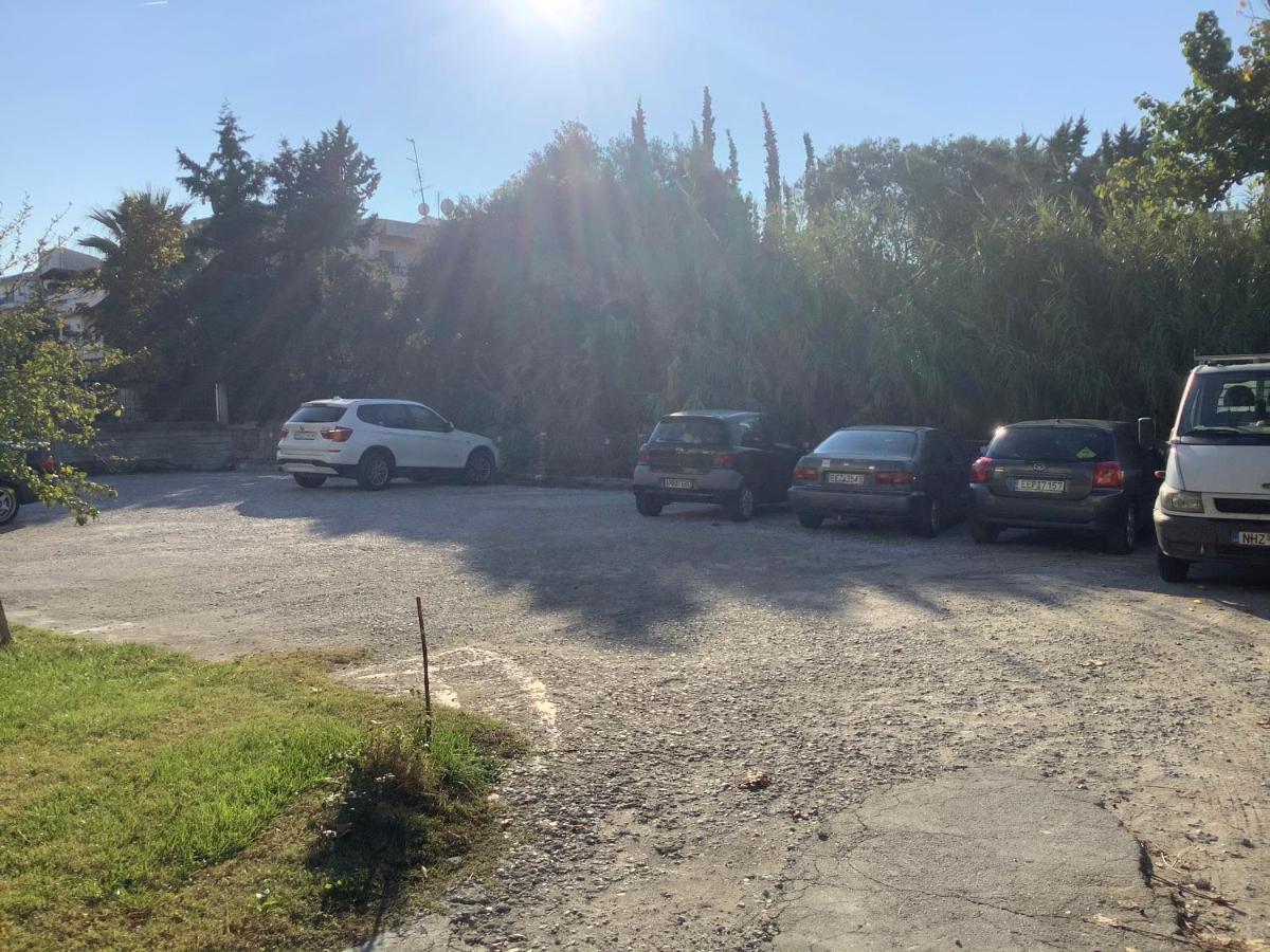 Lovely And Sunny Apartament 300M From Beach!! Peraía Eksteriør bilde