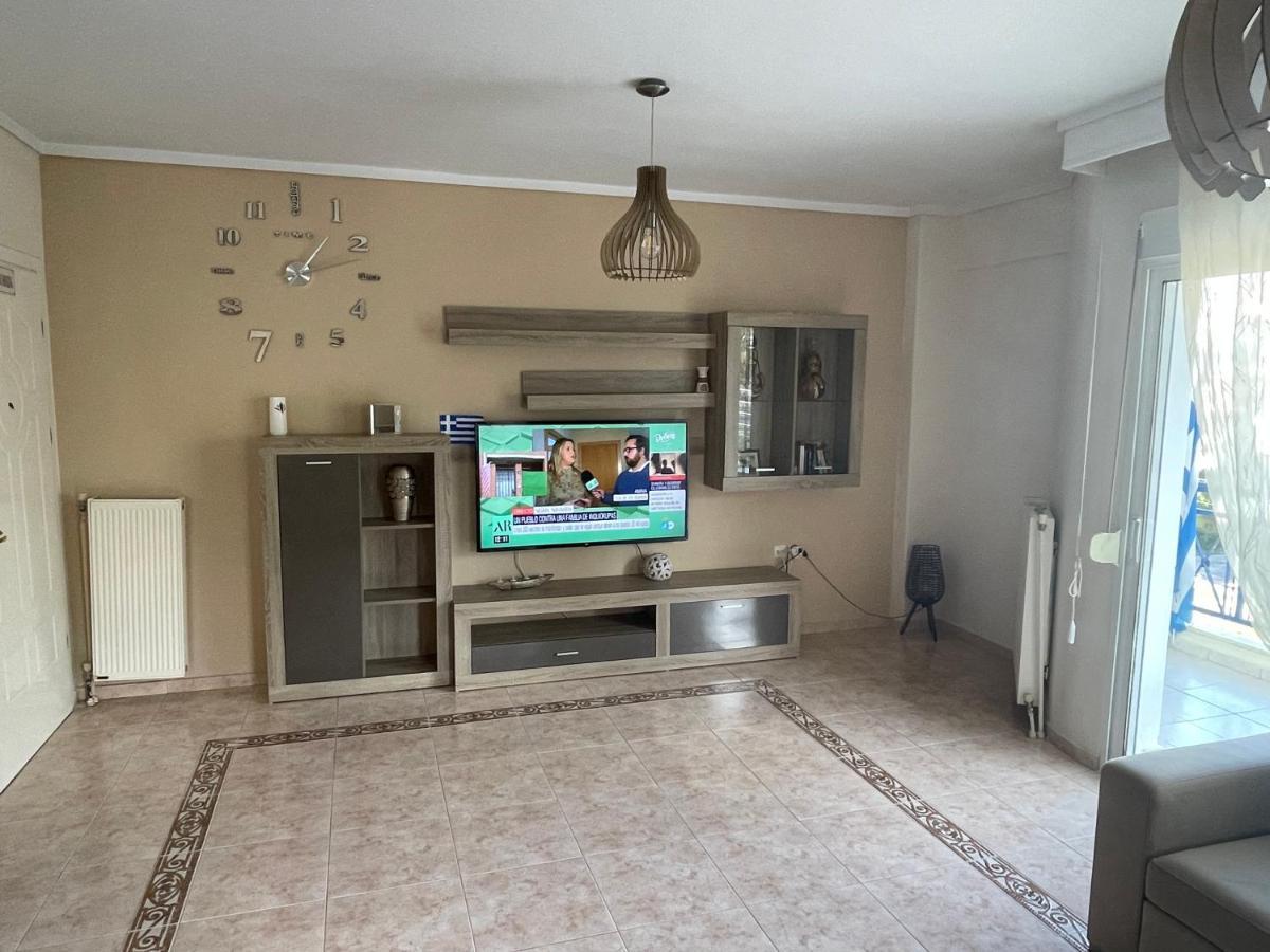 Lovely And Sunny Apartament 300M From Beach!! Peraía Eksteriør bilde