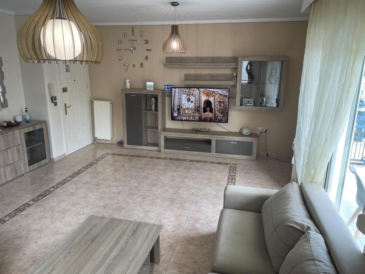 Lovely And Sunny Apartament 300M From Beach!! Peraía Eksteriør bilde