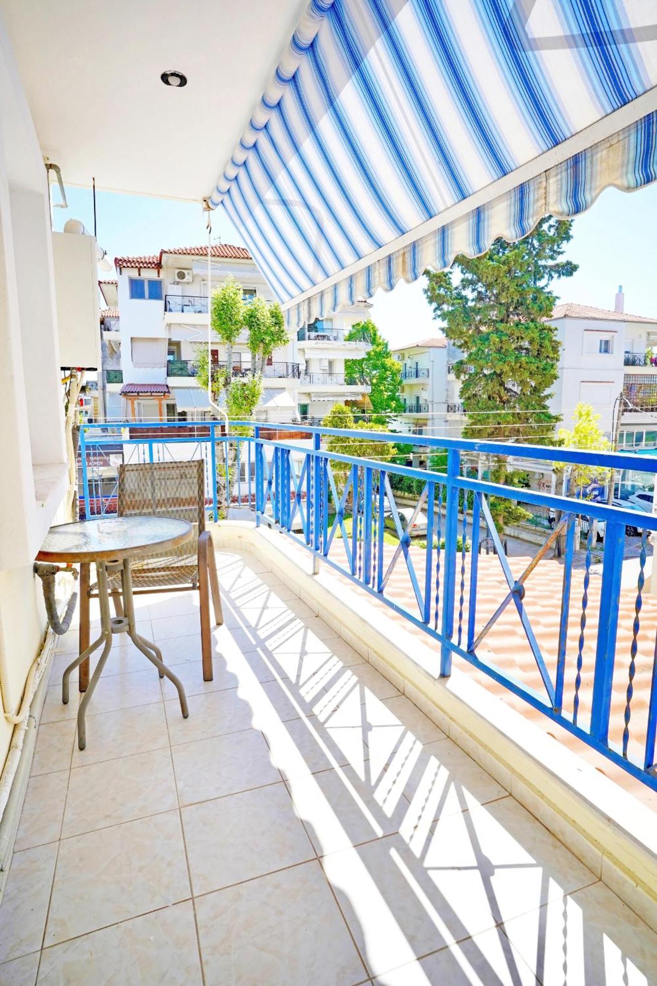 Lovely And Sunny Apartament 300M From Beach!! Peraía Eksteriør bilde