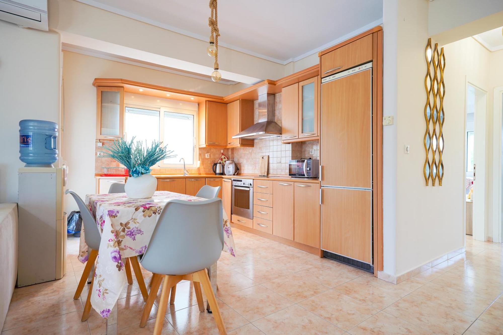 Lovely And Sunny Apartament 300M From Beach!! Peraía Eksteriør bilde