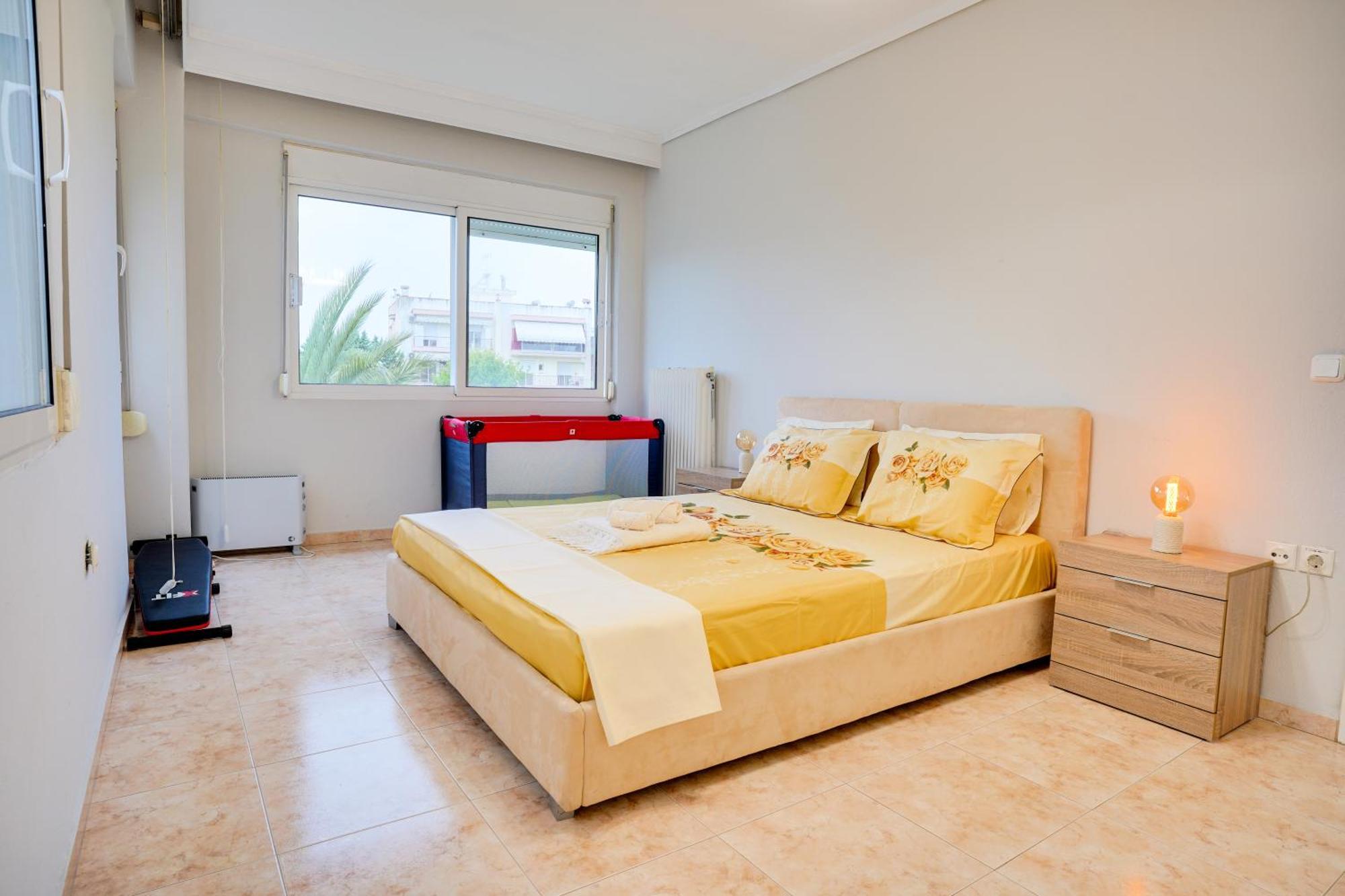 Lovely And Sunny Apartament 300M From Beach!! Peraía Eksteriør bilde