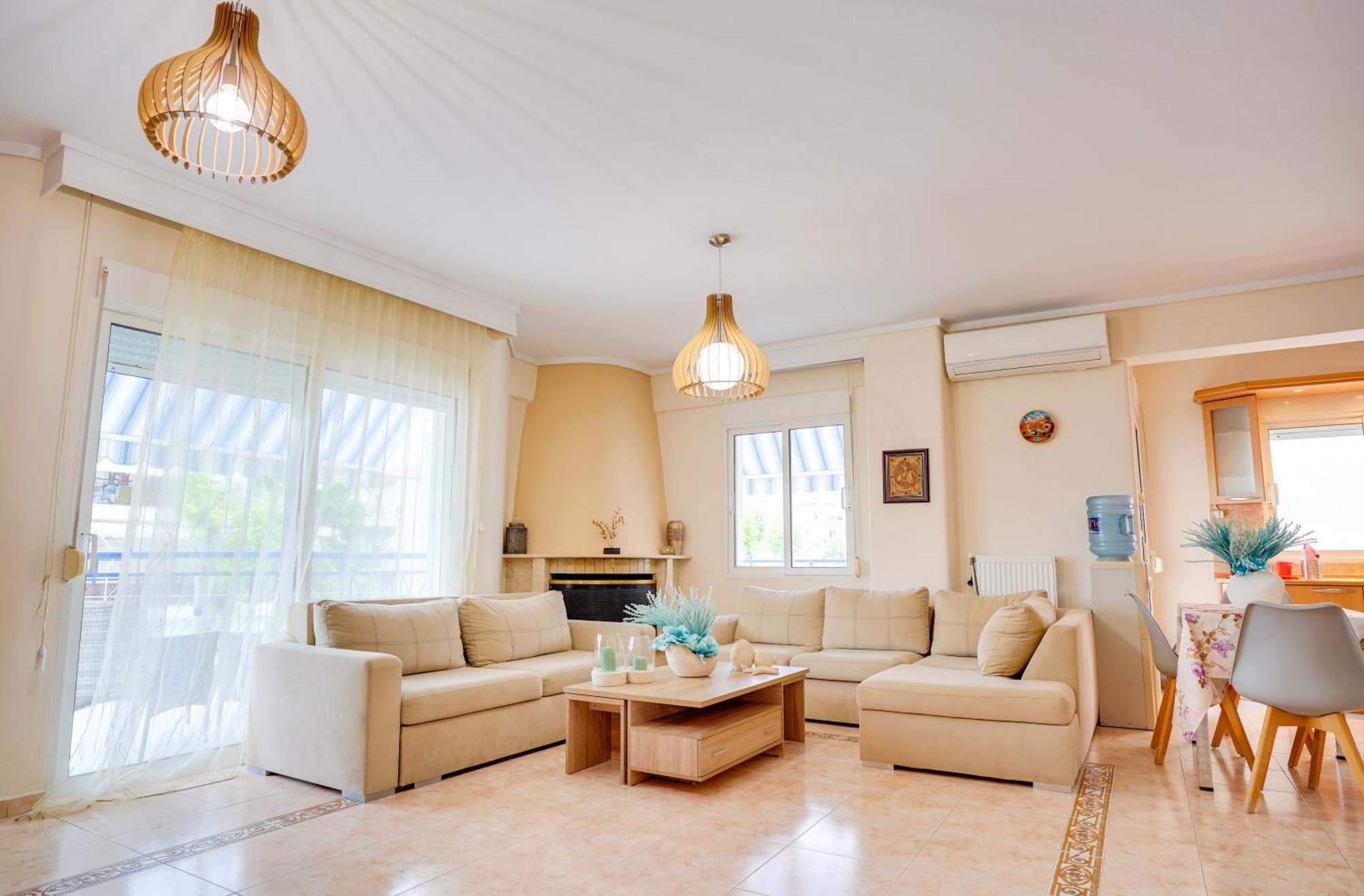 Lovely And Sunny Apartament 300M From Beach!! Peraía Eksteriør bilde