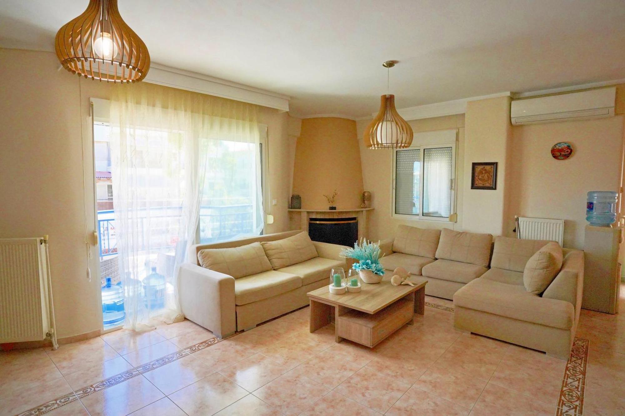 Lovely And Sunny Apartament 300M From Beach!! Peraía Eksteriør bilde